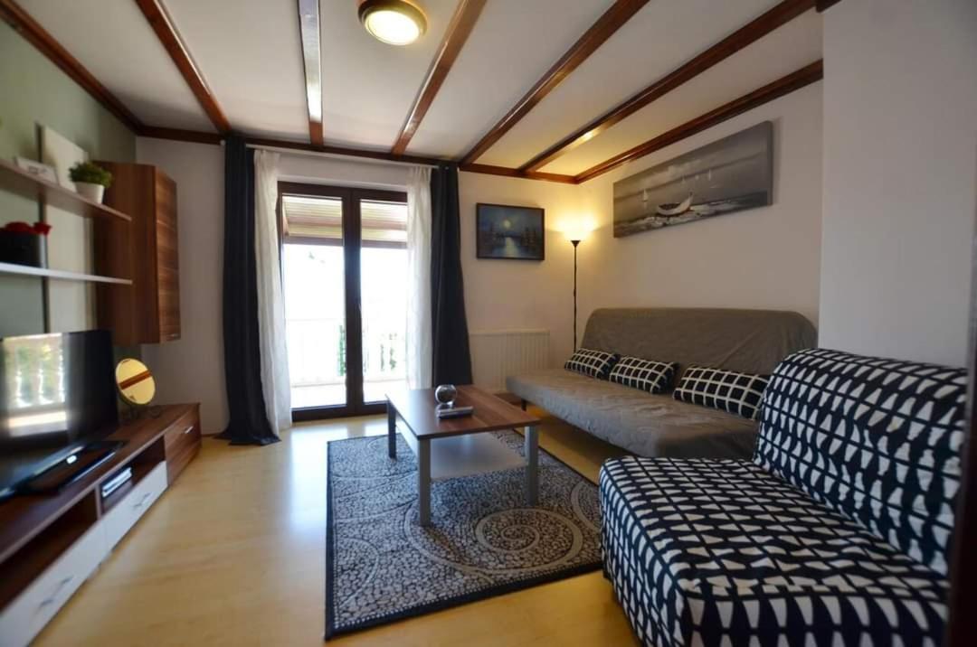 Tony Apartments Ровин Екстериор снимка