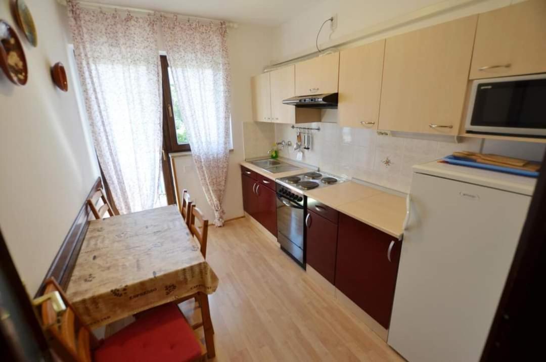Tony Apartments Ровин Стая снимка