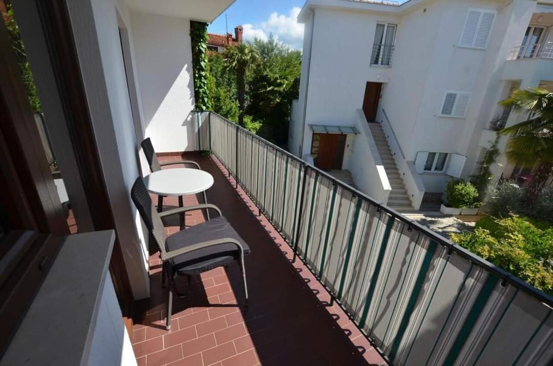 Tony Apartments Ровин Стая снимка